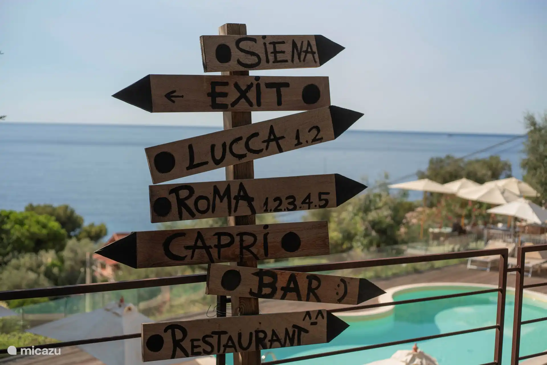 9 bungalows en bord de mer
