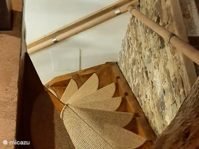 L'écurie | Pays-Bas, Limbourg, Kerkrade - maison mitoyenne Les escaliers vers le grenier