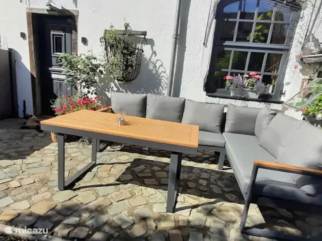 L'écurie | Pays-Bas, Limbourg, Kerkrade - maison mitoyenne La terrasse extérieure avec écran de jardin étendu