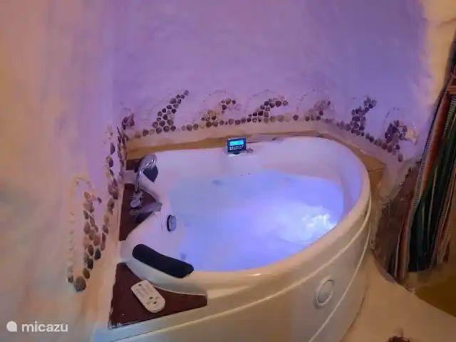 Casa cueva creativa con jacuzzi en España, Andalucía, Gorafé - casa cueva
