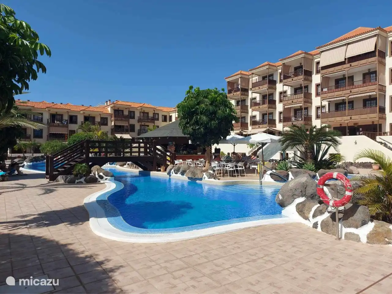 El paseo marítimo frente al apartamento 