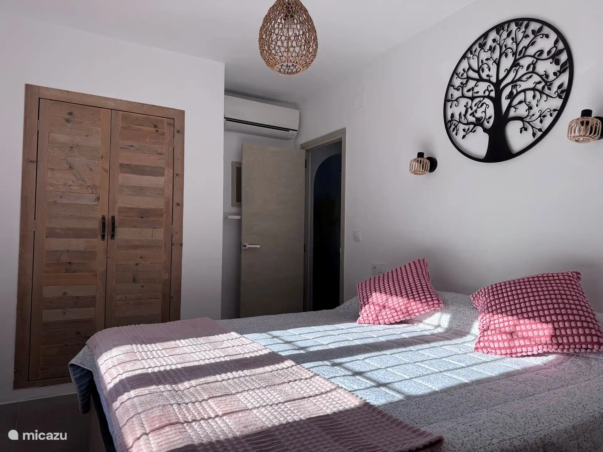 Slaapkamer (tweepersoonsbed of twee éénpersoonsbedden)