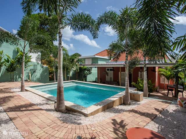 Vakantiehuis Curaçao, Curacao-Midden, Willemstad - stadswoning Historische stadvilla met zwembad
