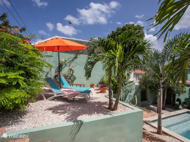 Villa citadine historique avec piscine | Curaçao, Curaçao-Centre, Willemstad - maison de ville Transats confortables