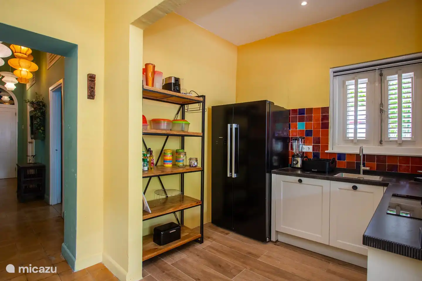 Küche komplett ausgestattet