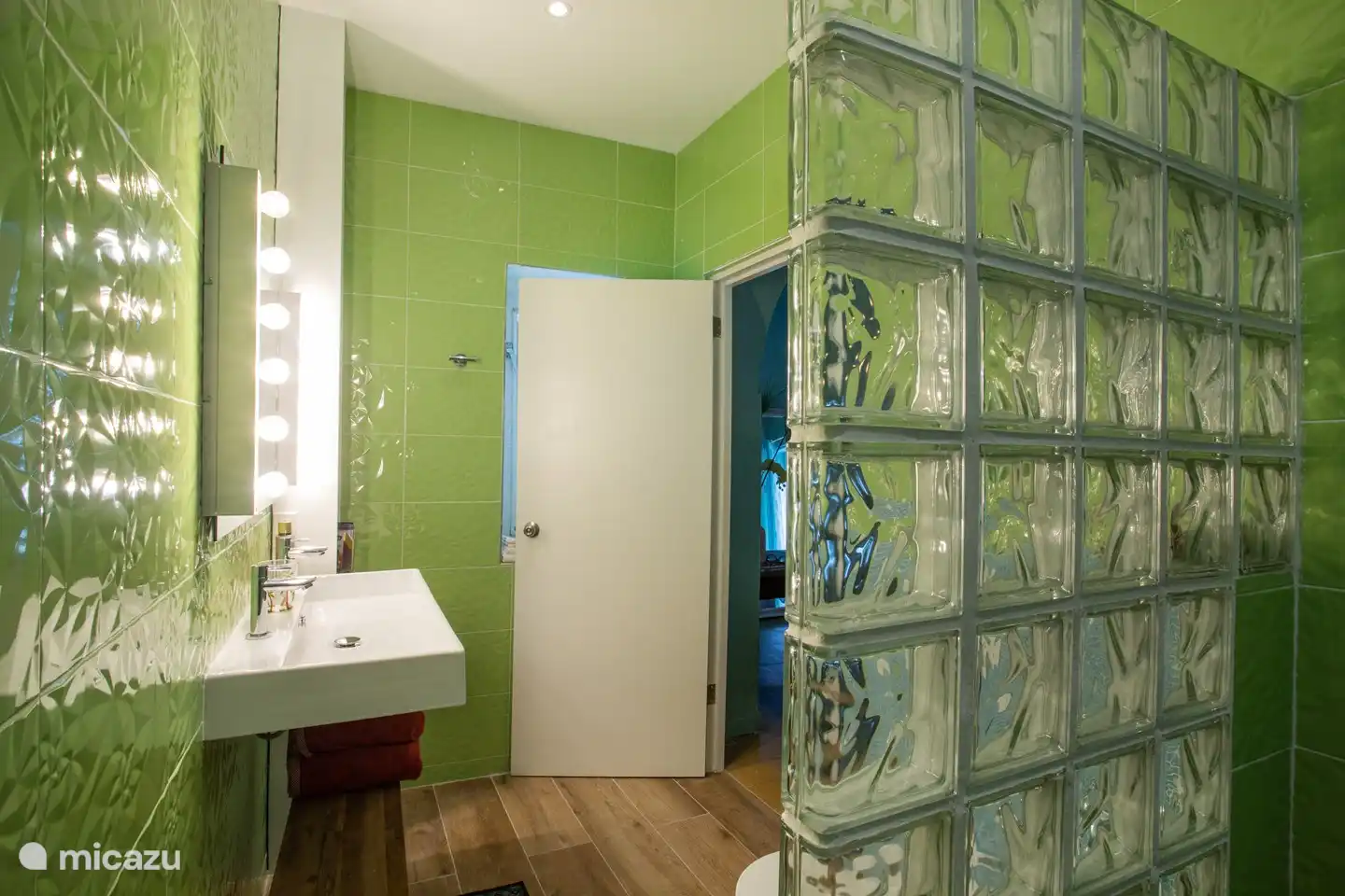 Privates Badezimmer im Hauptschlafzimmer