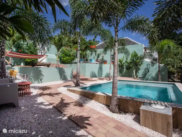 Villa citadine historique avec piscine | Curaçao, Curaçao-Centre, Willemstad - maison de ville Piscine privée dans la cour