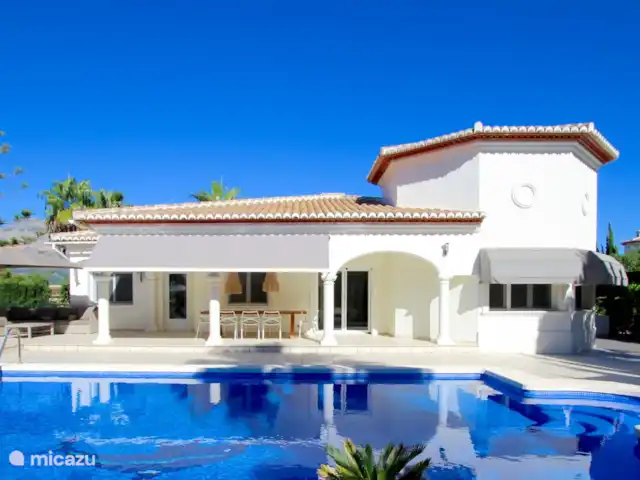 Casa La Palmera huren in Spanje, Costa Blanca, Jávea - villa Voorzijde met overdekt terras en zonwering