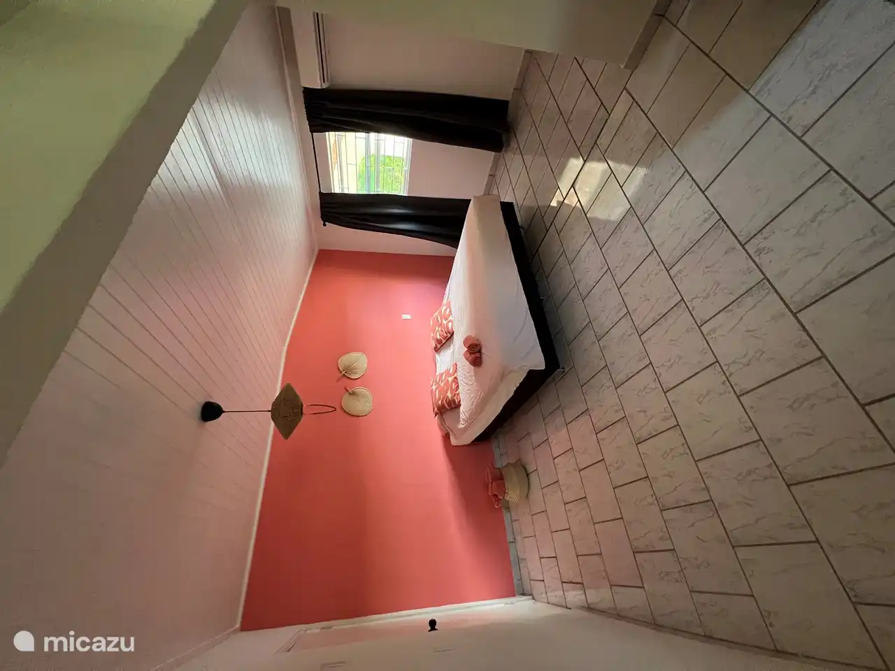 Geräumiges Hauptschlafzimmer