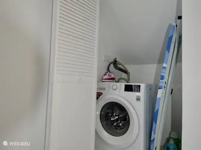 Boutique Blue Bay Beach Villa #1a en Curazao, Curazao Centro, Blue Bay - villa La villa tiene su propia lavadora y tendederos.