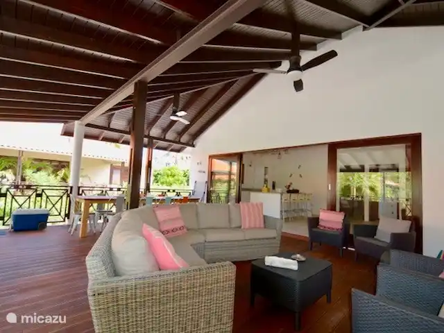 Boutique Blue Bay Beach Villa #1a en Curazao, Curazao Centro, Blue Bay - villa ¡Descansar y hacer barbacoas en la espaciosa terraza!