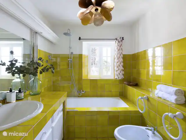 Location de Vacances France, Côte d'Azur, Sainte-Maxime, villa - Fruitier Villa au bord de la Mer salle de Bains