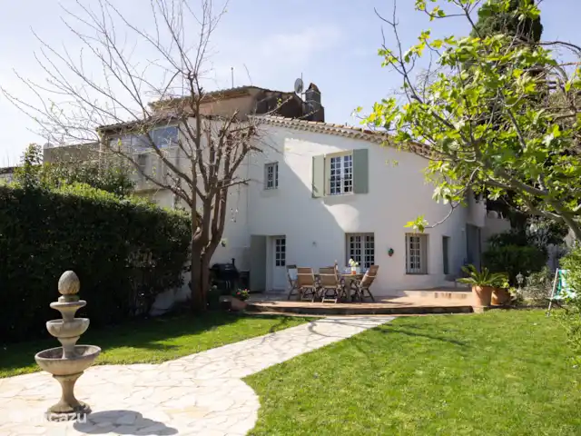Location de Vacances France, Côte d'Azur, Sainte-Maxime, villa - Fruitier Villa au bord de la Mer La maison