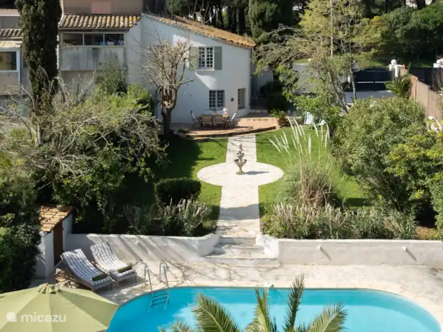Location de Vacances France, Côte d'Azur, Sainte-Maxime, villa - Fruitier Villa au bord de la Mer Location de Vacances France, Côte d'Azur, Sainte-Maxime, villa - Fruitier Villa au bord de la Mer