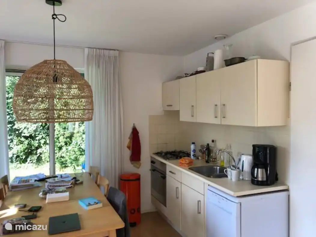 der Küchen- und Esstisch