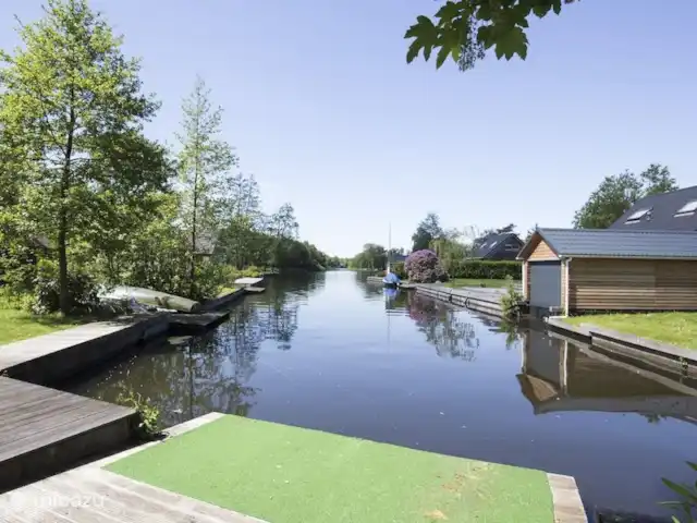 LacÉtéMaison | Pays-Bas, Groningue, Groningue - maison de vacances vue de la jetée vers le lac