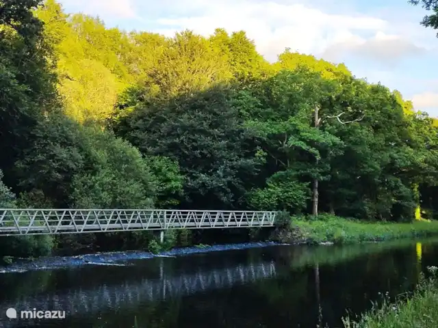 Eclusa de Guendol en Francia, Bretaña, Plouguernevel - casa vacacional canal un poco más lejos