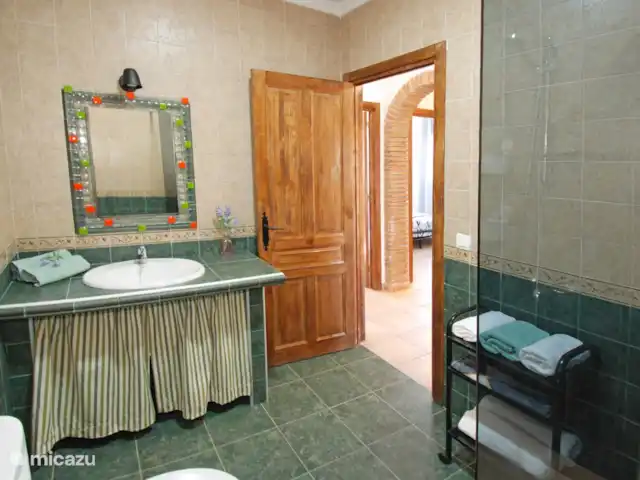 Casa Avila huren in Spanje, Costa del Sol, Comares - vakantiehuis Kijk maar gerust in de spiegel want ook JIJ bent een belangijke gast in Casa Avila.