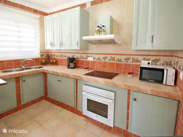 Casa Avila huren in Spanje, Costa del Sol, Comares - vakantiehuis Een goed uitgeruste keuken wacht op keukenprinsen en prinsessen.