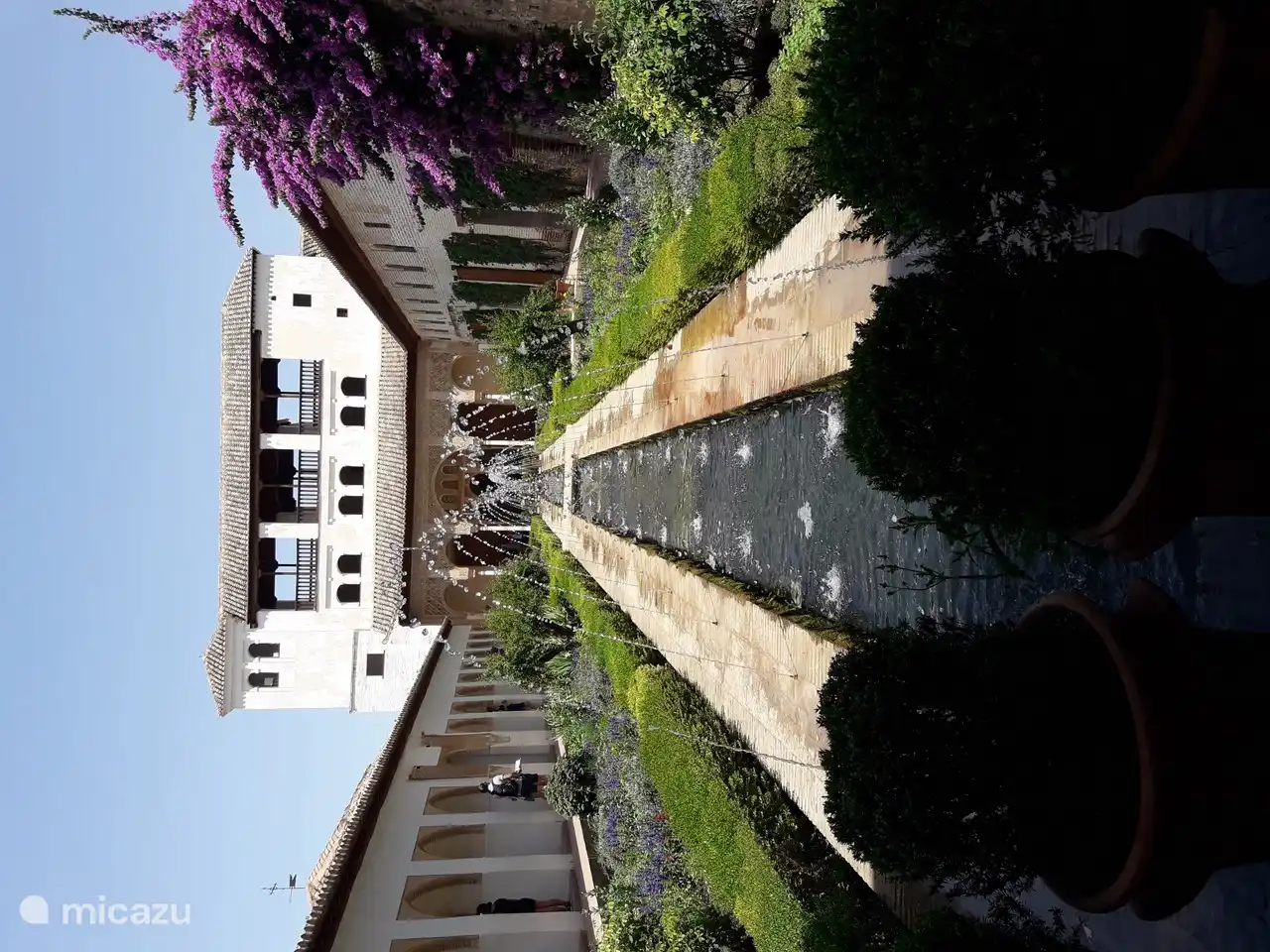 Eén van de watertuinen van het Alhambra.