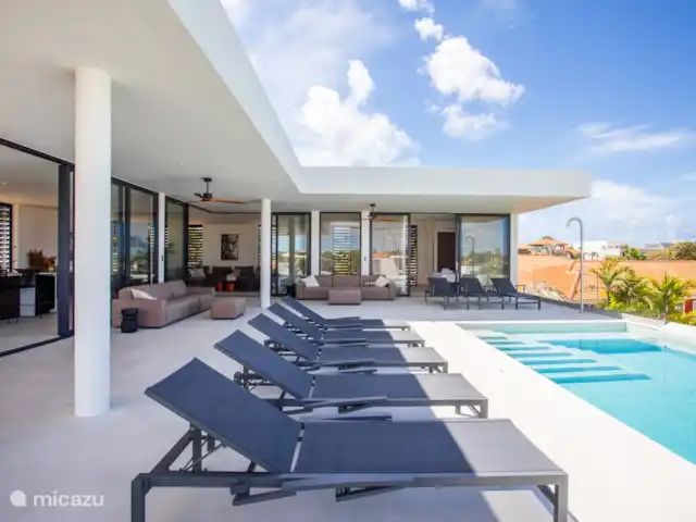 Villa Wahoo - Curazao en Curazao, Banda Arriba (este), Jan Thiel - villa El espacio habitable está en el primer piso, con una amplia vista de Jan Thiel y el mar.