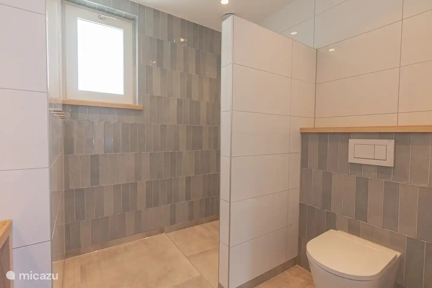 Bedroom 1 - bathroom en-suite