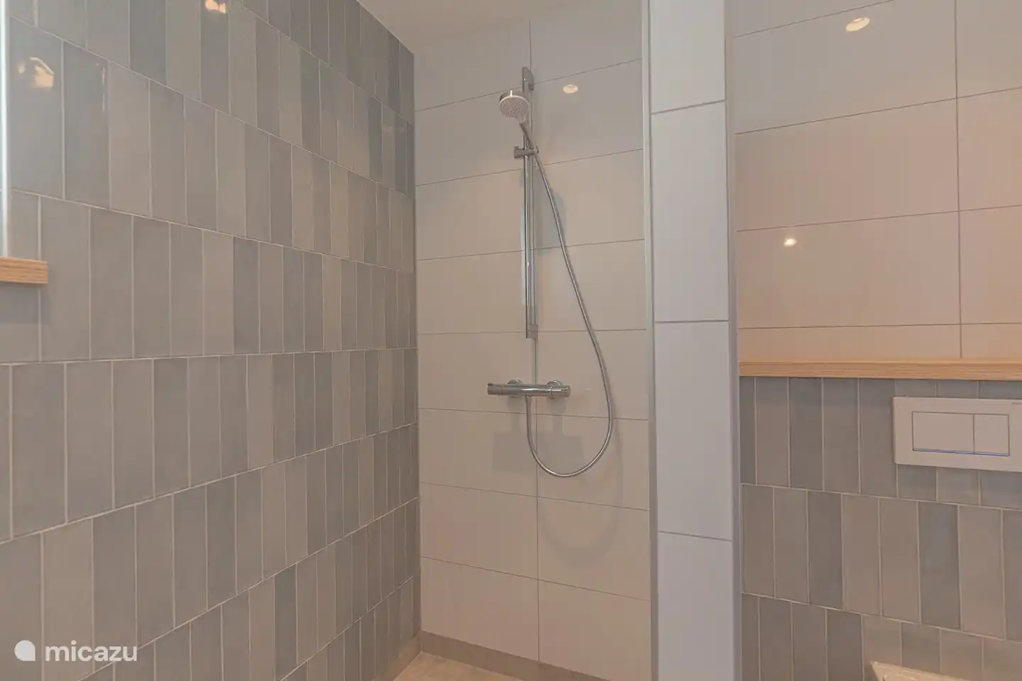 Bedroom 1 - bathroom en-suite