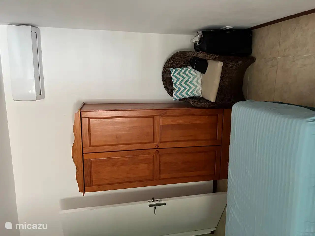 There is also sufficient storage space in the 2nd bedroom to store your personal belongings.