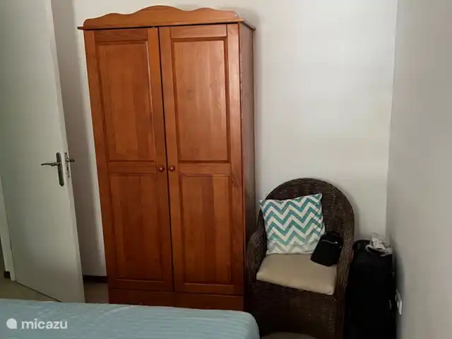 appartement huren in Curaçao, Banda Ariba (oost), Cas Grandi – Dushi Cocobana Ook in de 2de slaapkamer is er voldoende opbergruimte voorzien voor je persoonlijke spullen in op te bergen.