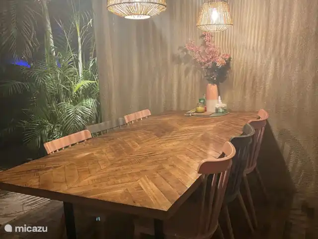 appartement huren in Curaçao, Banda Ariba (oost), Cas Grandi – Dushi Cocobana Ook ‘s avonds is het heerlijk vertoeven op de porch door de sfeervolle verlichting