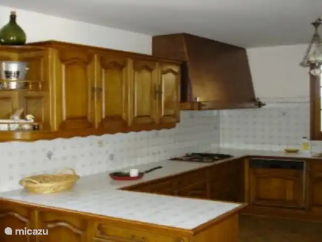 Le Sagitaire | France, Dordogne, Tourtoirac - ferme La grande cuisine avec tout l'équipement nécessaire