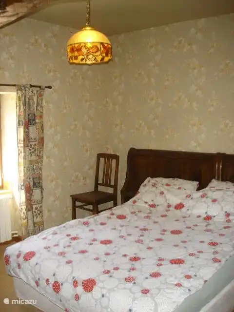 Schlafzimmer 3 im Obergeschoss mit 1 Doppelbett