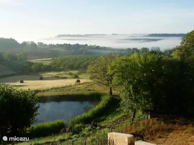 Le Sagitaire | France, Dordogne, Tourtoirac - ferme La vallée, tôt le matin