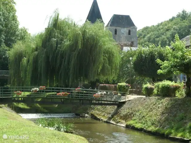 Le Sagitaire | France, Dordogne, Tourtoirac - ferme Tourtoirac avec parc riverain, vieille église et 2 restaurants