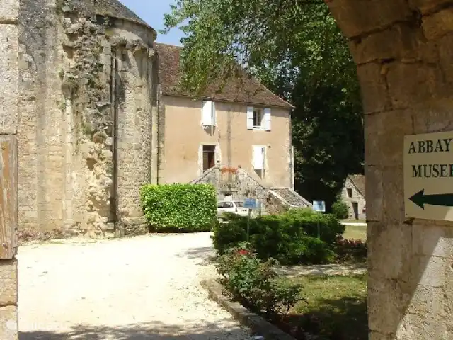 Le Sagitaire | France, Dordogne, Tourtoirac - ferme L'ancienne église