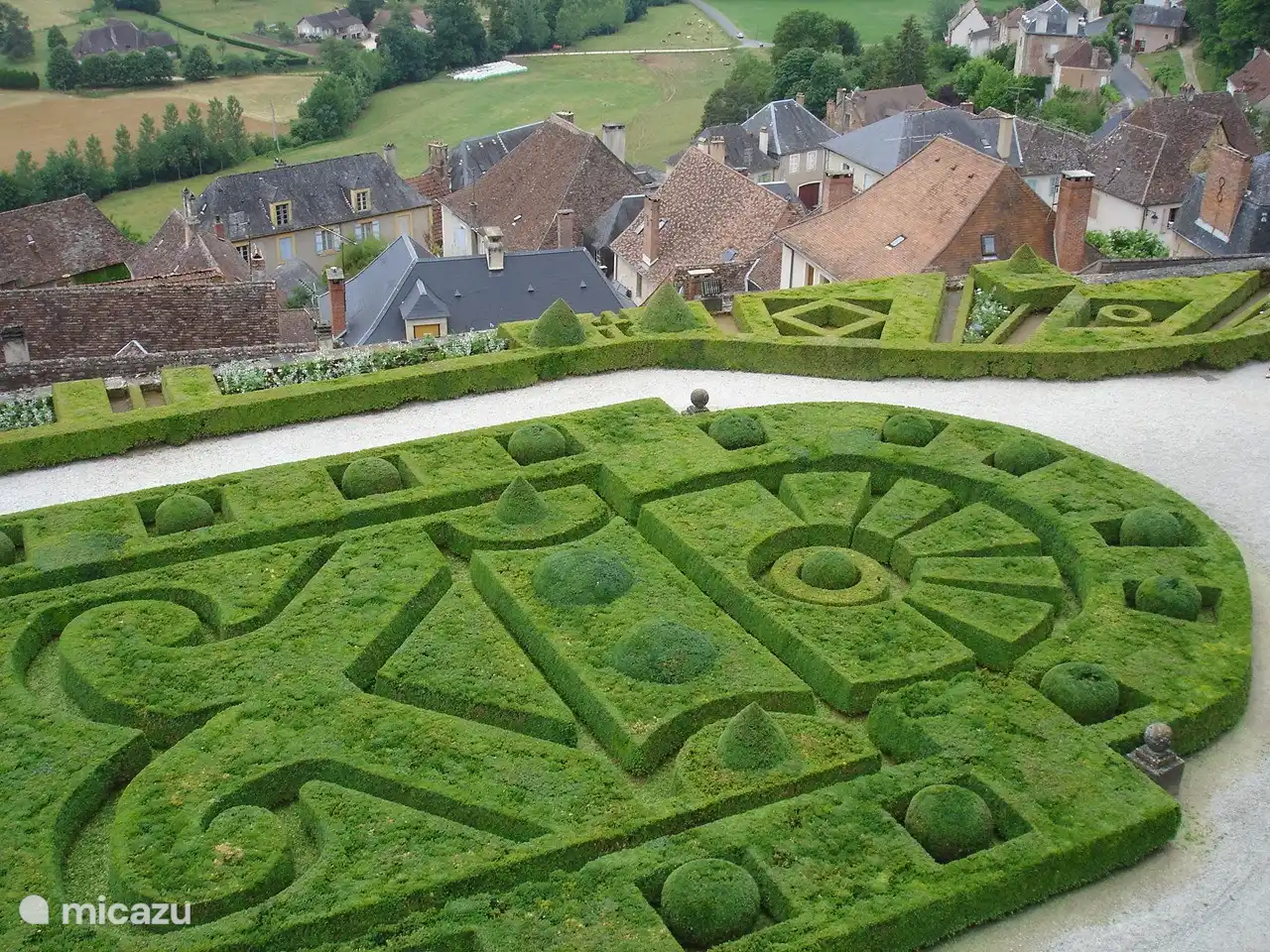 Blick vom Schloss Hautefort