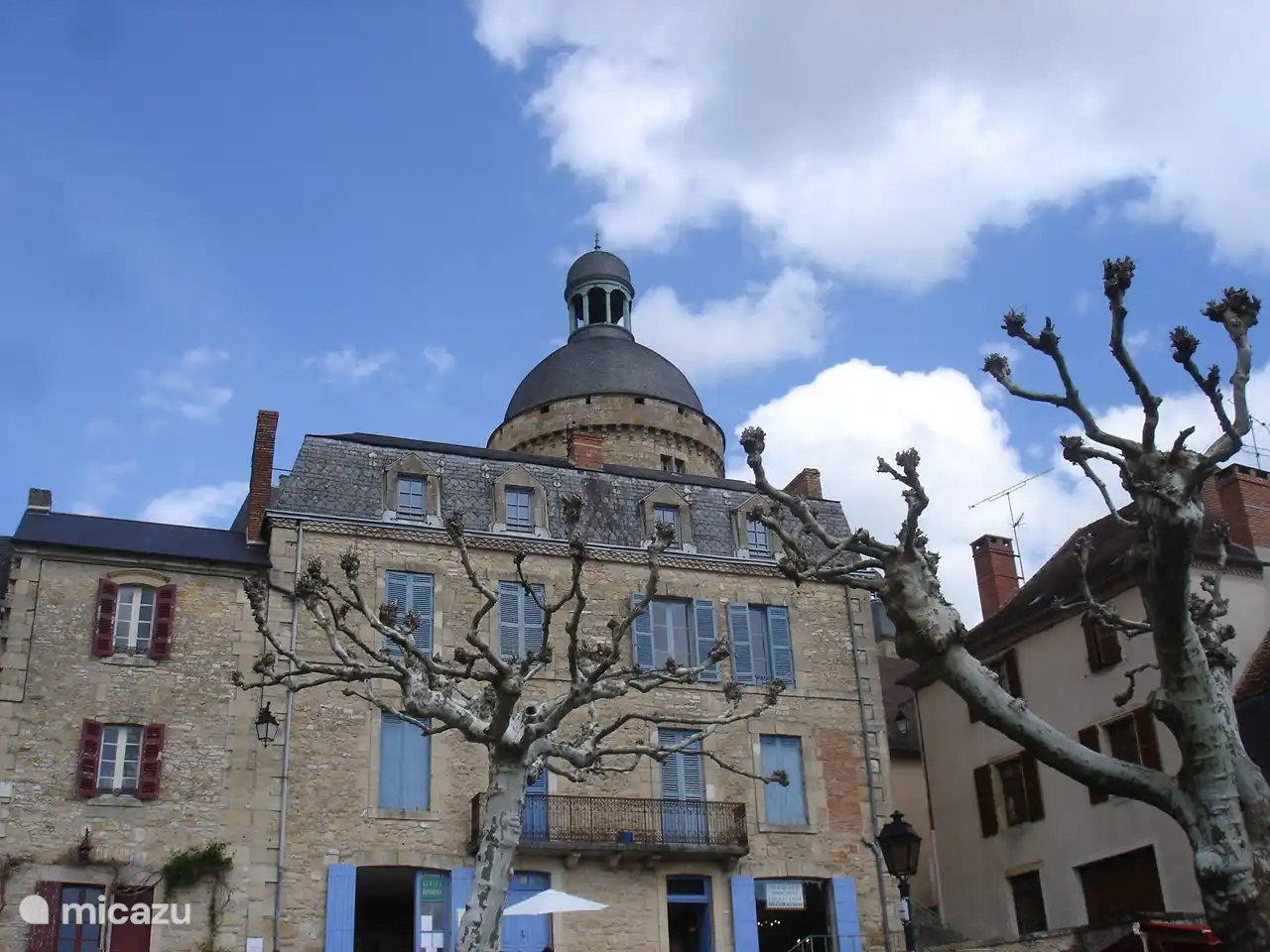 Alter Hof in Haurefort mit seinen vielen Restaurants und 2 Museen