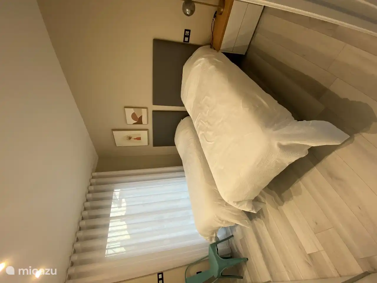 2x 1 Bett im 1. Stock mit kleinem Balkon