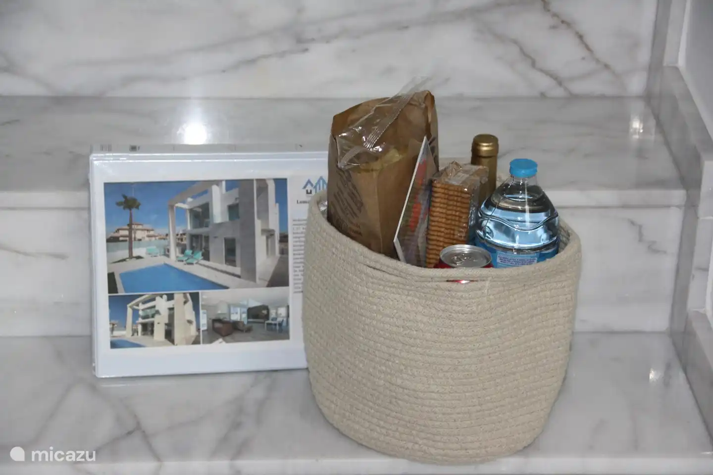 Informationsmappe und Willkommenspaket