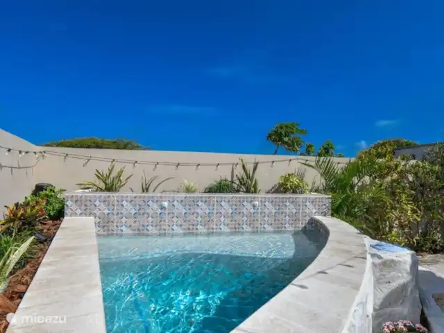 vakantiehuis huren in Aruba, Oranjestad, Seroe Blanco – Casa Charlie Zwembad overdag