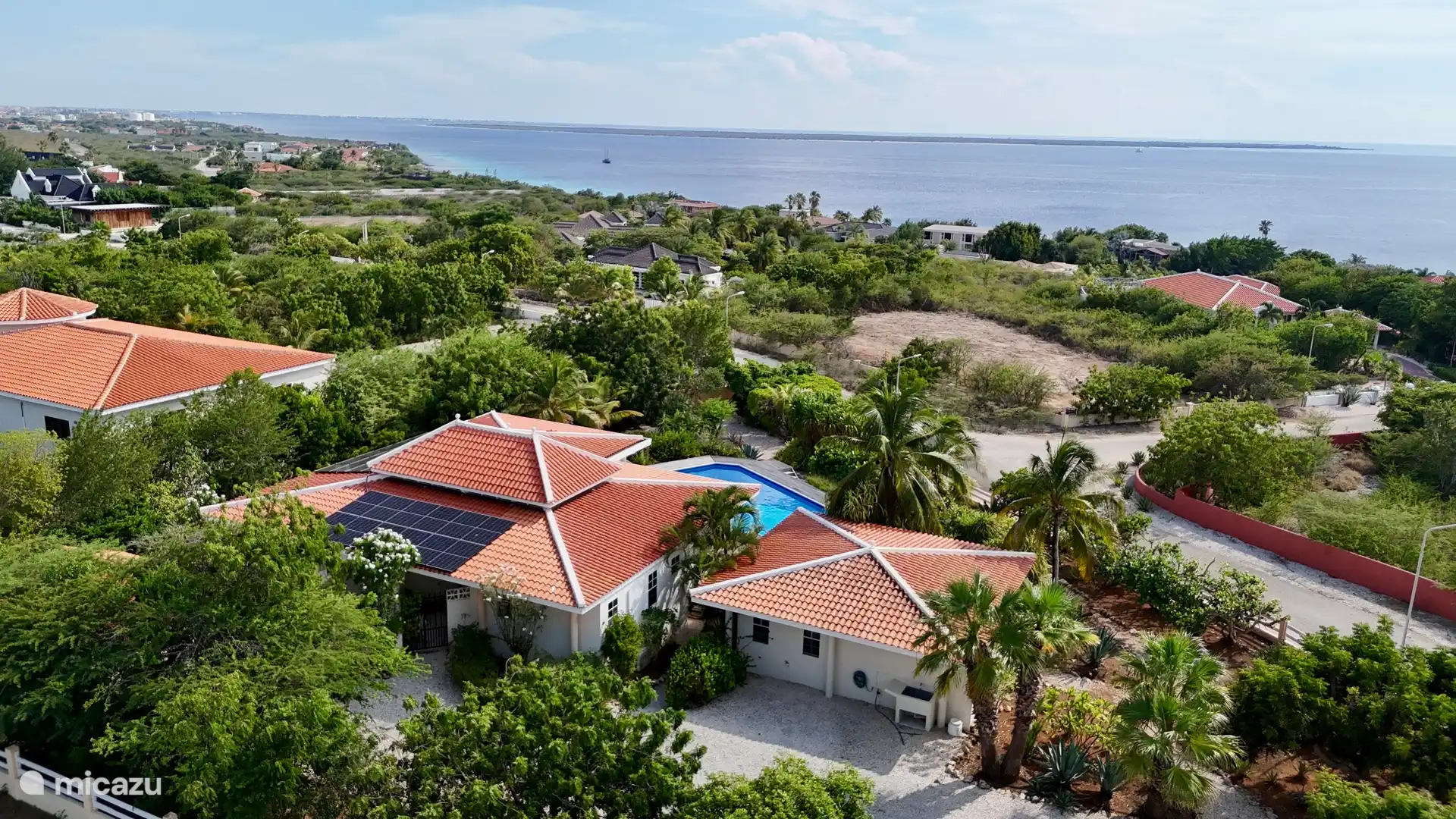 Dronephoto entire site, surroundings and sea