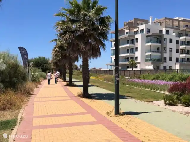 appartement huren in Spanje, Costa de la Luz, Isla Canela – Los Flamencos Isla Canela Boulevard tussen appartement en strand
