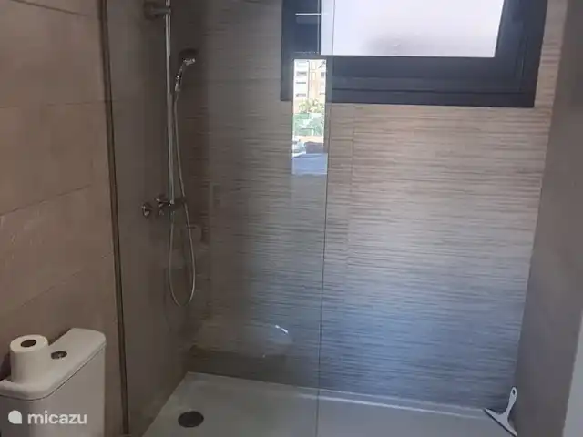 appartement huren in Spanje, Costa de la Luz, Isla Canela – Los Flamencos Isla Canela Badkamer achter slaapkamer rechts