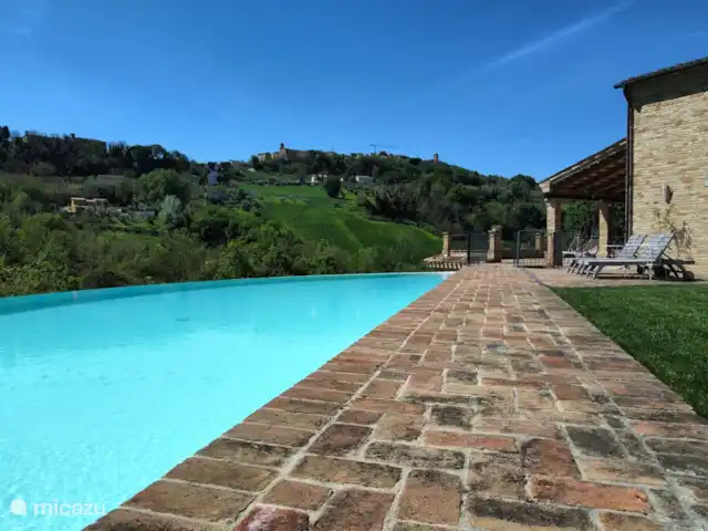 Villa Rilasati en Italia, Marche, Mogliano - apartamento Piscina infinita Villa Rilassati