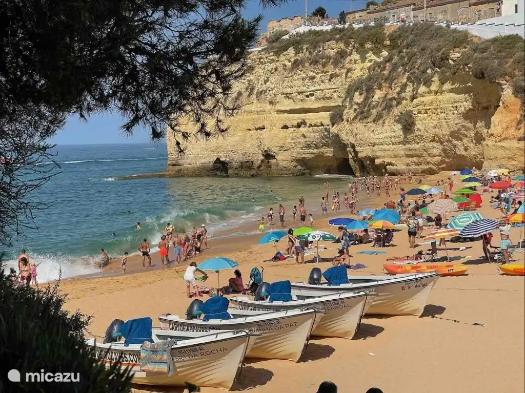 la baie de Carvoeiro a été élue plus belle baie d'Europe en 2028n !