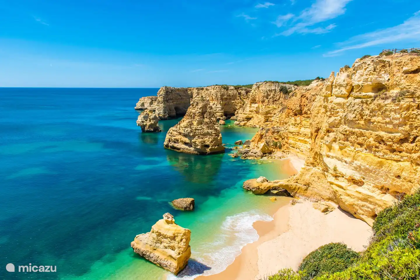 Belles vues depuis Praia de Marinha !