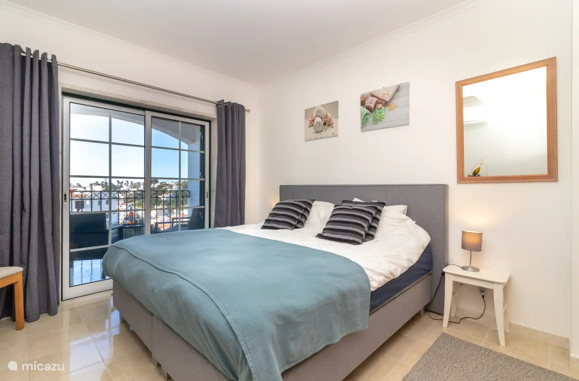 Réveillez-vous le matin et profitez de la vue magnifique depuis le balcon ! D’ailleurs, le lit a été entièrement rénové en 2025. Il y a maintenant un sommier tapissier de 180 x 200. Dormez bien !