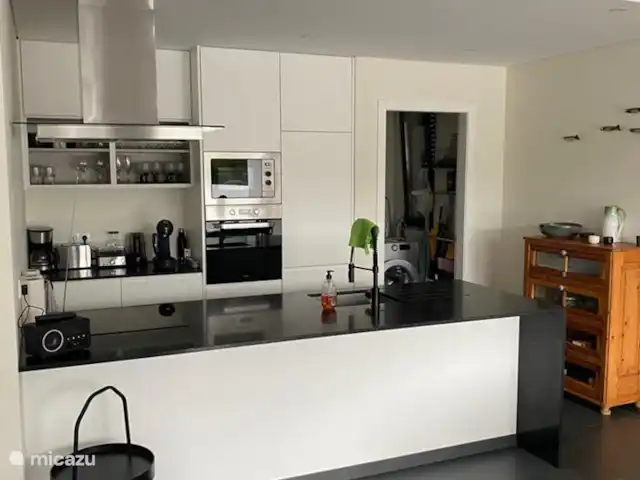 Villa Vale da Ponte en Portugal, Costa de Prata, Foz do Arelho - villa cocinar con vistas a la sala de estar abierta