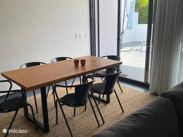 Villa Vale da Ponte en Portugal, Costa de Prata, Foz do Arelho - villa comedor con vista a la terraza y piscina