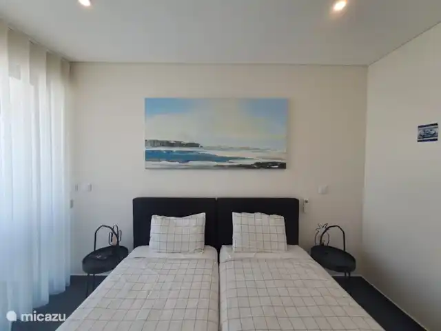 Villa Vale da Ponte en Portugal, Costa de Prata, Foz do Arelho - villa dormitorio 2: 2 camas individuales (también se puede hacer cama doble), primer piso, con terraza al oeste y TV